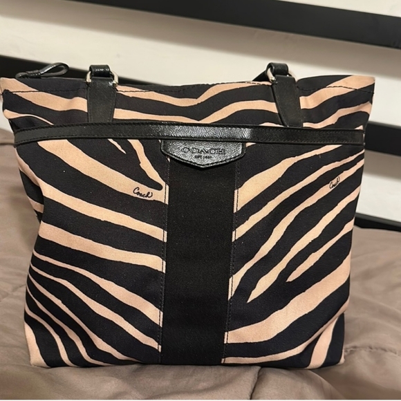 Coach Handbags - EUC Coach Shoulder Bag Zebra Print Canvas